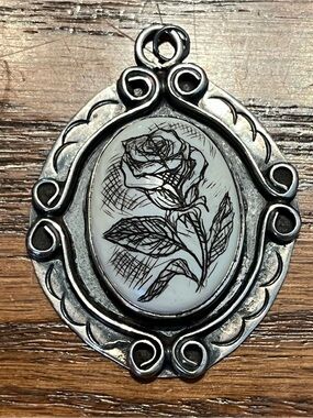 Vintage Rose Oval Pendant